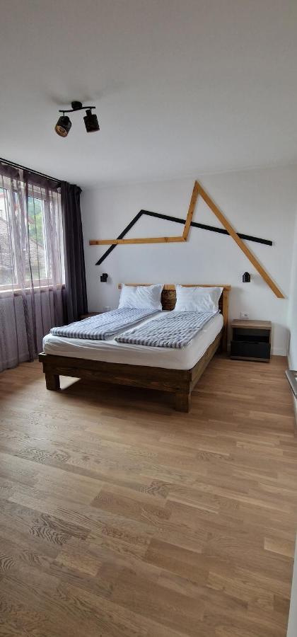 Central Apartment With City View Brasov Exterior photo